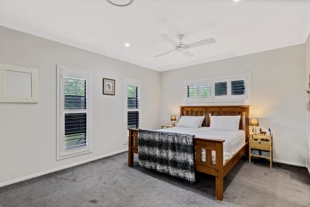 Expansive Family Retreat on Over an Acre - Pool, Utilities & Lawn Maintenance Included - Photo 4