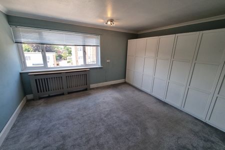 Ash Close, GOSPORT - Photo 2