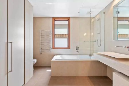 Sophisticated Coastal Garden Duplex With Expansive North-Facing Terrace & Ocean Views - Photo 4