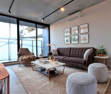 CONTEMPORARY 1 BEDROOM APARTMENT - Photo 5