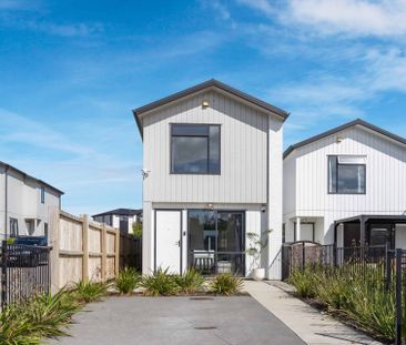 Light-Filled Townhouse in a Prime Glen Innes Location - Photo 1