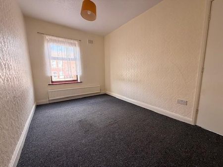 2 bedroom end of terrace house to rent - Photo 5