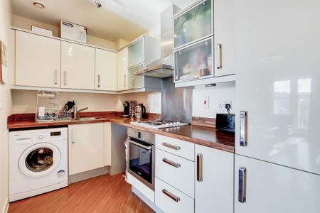 1 bedroom flat to rent - Photo 3