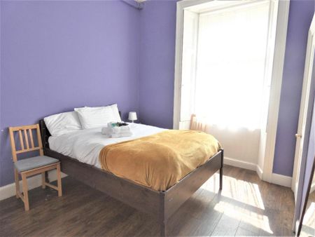 3 bedroom flat to rent - Photo 3