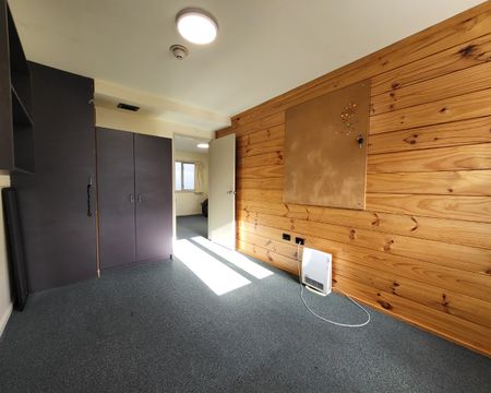 Two Bedroom Apartment - Martin Square Apartments - Photo 4