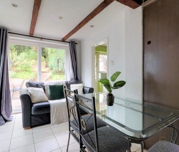 4 bedroom semi-detached bungalow to rent - Photo 2