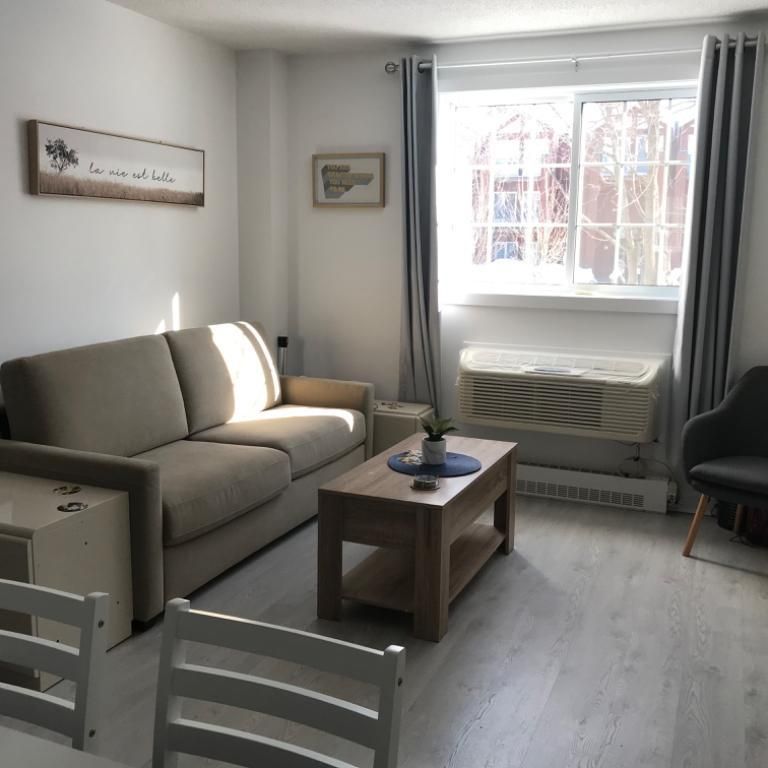 STUDIO/Chambre air ouverte À l’hôtel le Manoir St-Sauveur , Édifice Bordeaux - Photo 1