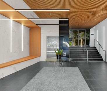 Top Floor Apartment with Sunny North-Facing Views - Photo 5