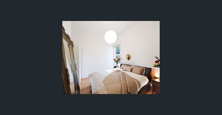 Neat 2 Bedroom Terrace - Photo 3