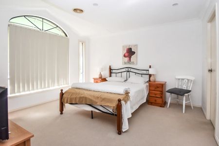 Sunny and Secure Villa – Fully Furnished - Photo 4