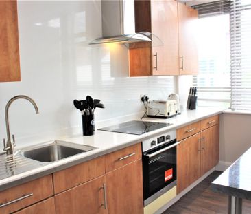 2 Bedroom Flat to Rent - Photo 2