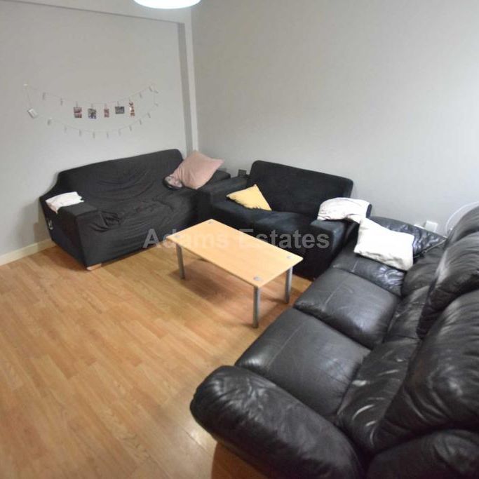 6 bedroom end of terrace house to rent - Photo 1