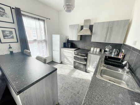 1 bedroom flat to rent - Photo 2