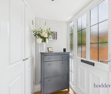 4 bedroom semi-detached house to rent - Photo 2