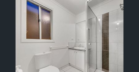 Convenient Family Living in the Heart of Tarneit! - Photo 2