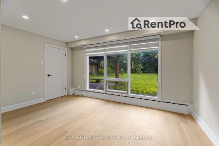 Detached Home For Lease | W9231450 - Photo 5