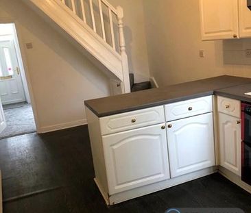 2 bedroom end of terrace house to rent - Photo 5