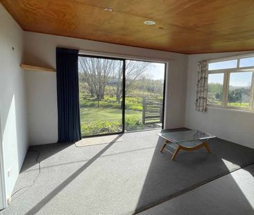 Private retreat - Power water + lawn maintenance included! - Photo 1