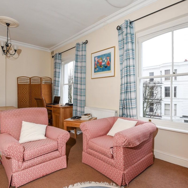 Belgrave Gardens, St Johns Wood, London, NW8 - Photo 1
