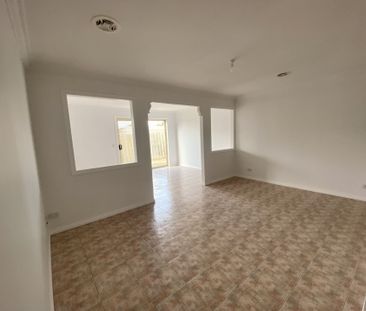 Convenient Location! - Photo 6