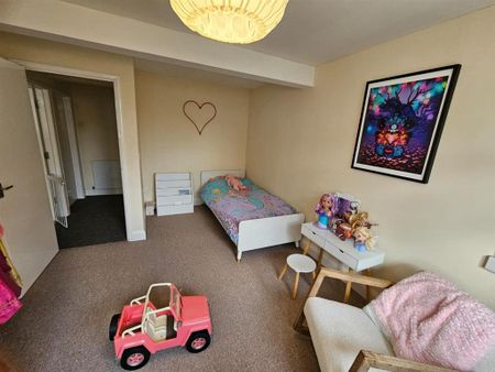 5 bedroom detached house to rent - Photo 3