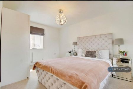 4 bedroom terraced house to rent - Photo 4