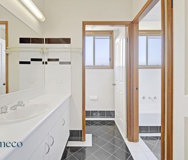 1/120 Green Valley, Green Valley NSW 2168 - Villa For Rent | Domain - Photo 5