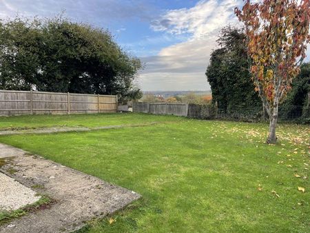 2 bedroom semi-detached house to rent - Photo 2