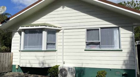 Cozy Cottage in Onerahi - Photo 4