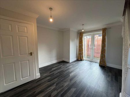 3 bedroom terraced house to rent - Photo 2