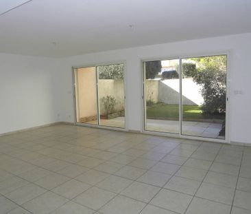 Location Marseille 13012 Maison de ville 4 pièces Saint Barnabé avec terrasse, jardin et un garage - Photo 2