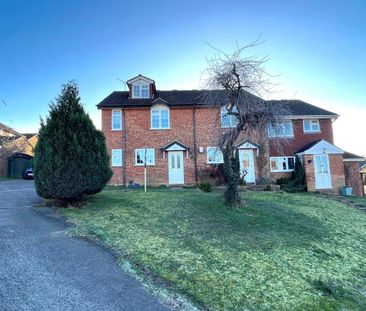 Foxglove Gardens, Guildford - 4 bedrooms Property for lettings - Se... - Photo 1