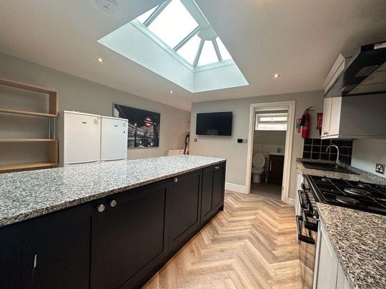 5 bedroom house share to rent - Photo 1