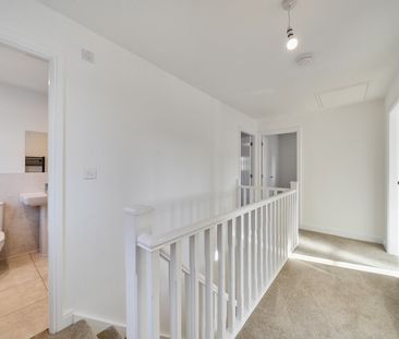 Old Manor End, Upton - Photo 2