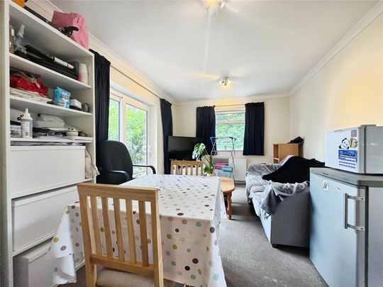 Cherrywood Avenue, Englefield Green, Egham, Surrey, TW20 0TE - Photo 1