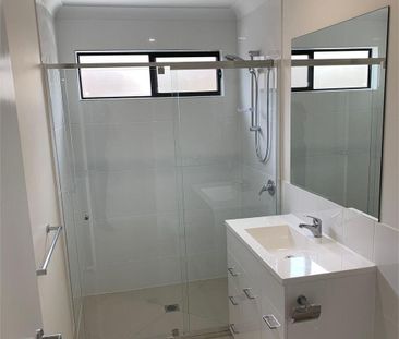 Modern Duplex in Central Location - Photo 4