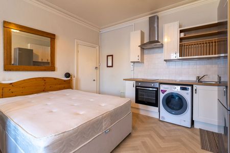 Blakesley Avenue, London, W5 2DW - Photo 5