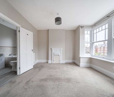 A well presented four bedroom, semi detached house on the popular North side of Tunbridge Wells - Photo 2