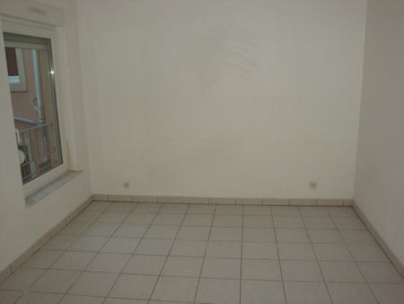 APPARTEMENT - 67 m2 - 3 pièces a rue Joffre à SARREGUEMINES 57200 - Photo 4