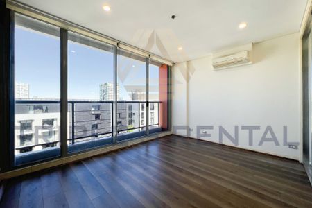 DELUXE DUPLEX TWO BEDROOM APARTMENT !!! AVAILABLE NOW! TO BE THE FIRST INSPECT! - Photo 2