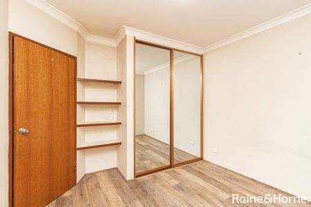 Two Bedroom Apartment With Great Location! - Photo 2