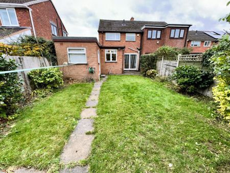 3 bedroom semi-detached house to rent - Photo 5