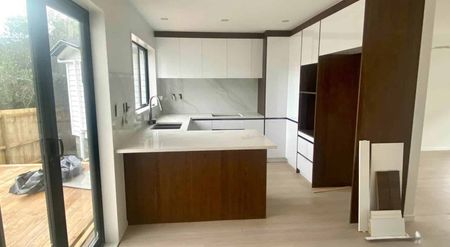 Modern Comfort and Style – Two-Year-Old Family... - Photo 3