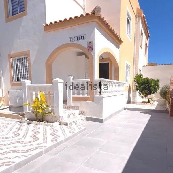 Alquiler de chalet adosado en Calle Cesar Rodriguez Mateo, 152 - Photo 1