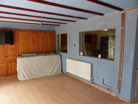 2 Bed Semi-Detached House, Halifax Drive, LE4 - Photo 3