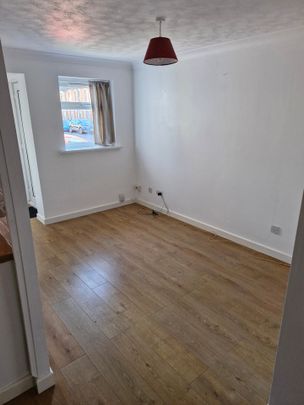 1 Bed Flat, Yarmouth Gardens, SO15 - Photo 1