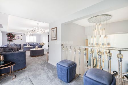 Corbar Close Hadley Wood EN4 - Photo 3