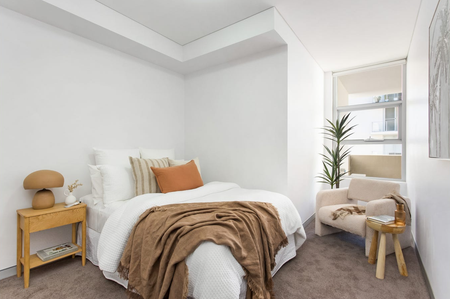 Modern 2-Bedroom Apartment with Stunning Views in Prime CBD Location - Photo 3