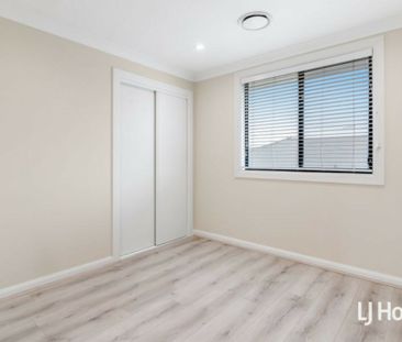 Beautiful 5 Bedroom Family Home - Great Location! - Photo 6