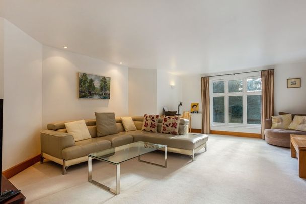 3 bedroom apartment to rent - Photo 1